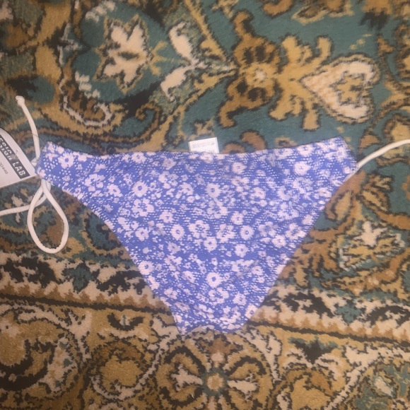 Floral string bikini set (both top and bottom) - Picture 7 of 10